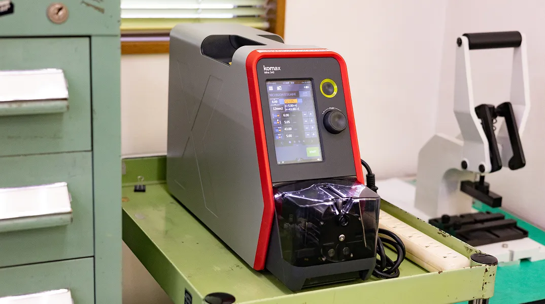 ワイヤーストリッパー