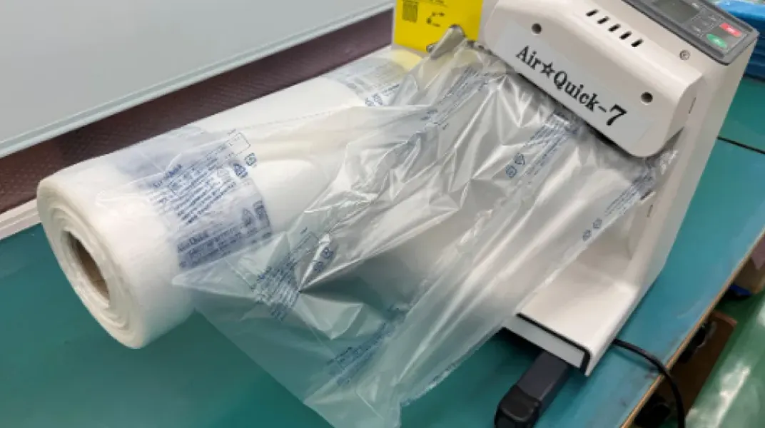 エアー緩衝材製造機